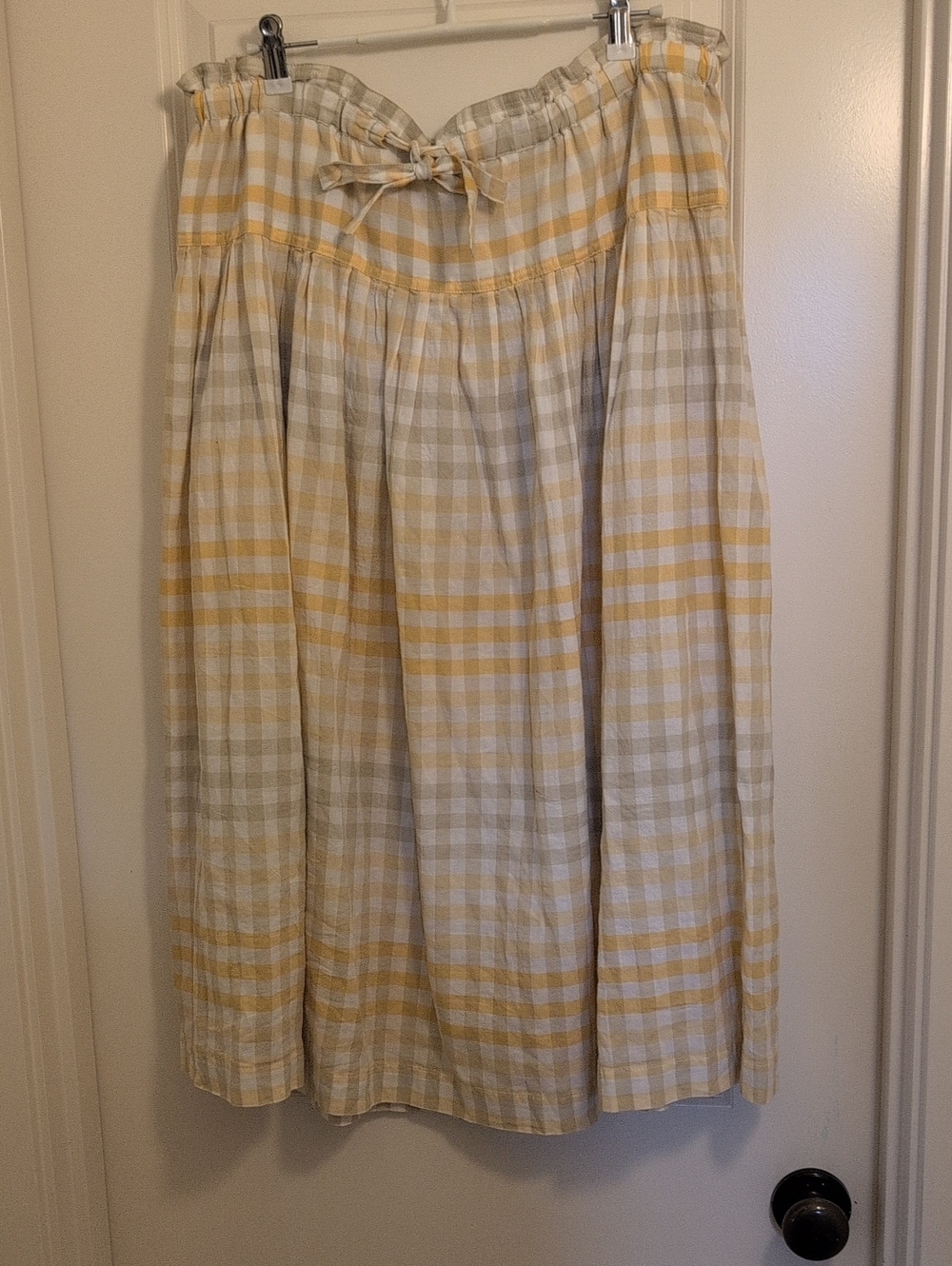 Madewell Tie-Front Paperbag Midi Skirt in Ombré Gingham - Picture 2 of 8